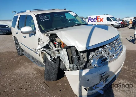 2007 Cadillac Escalade Standard from USA, damaged, VIN 1GYFK63827R144335